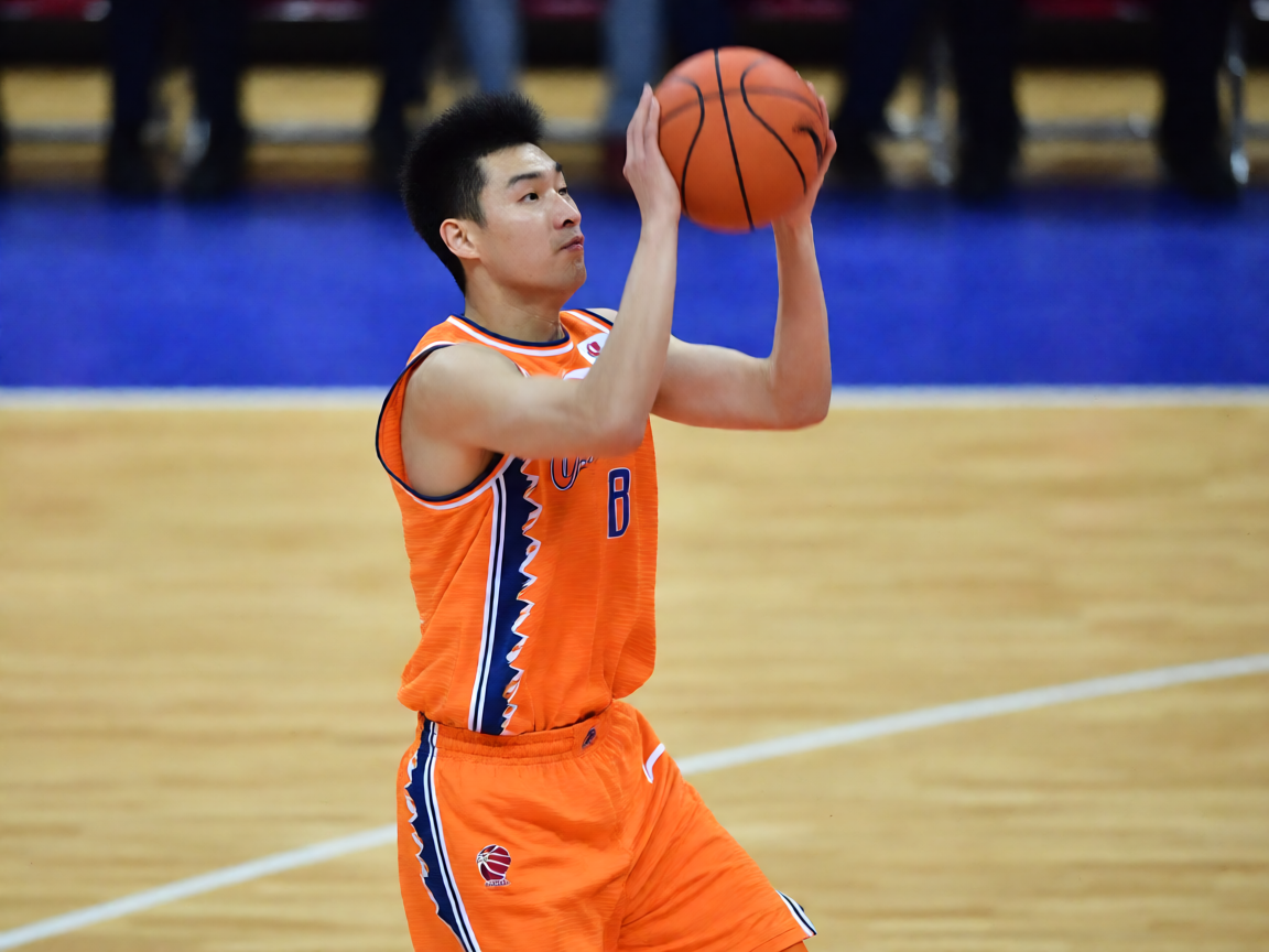 NBA精彩比赛集锦配图，展示篮球赛事报道内容